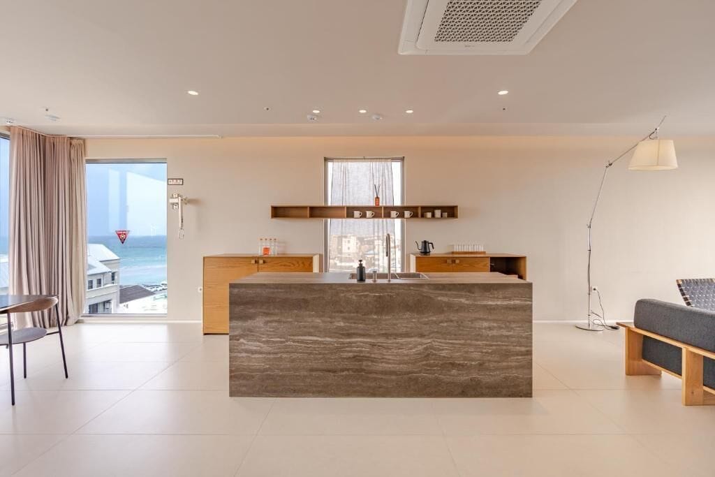 Premium-Suite, Balkon, Meerblick | Innenbereich
