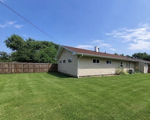 Exterior - 4-bedroom house in South Bend (South Bend)