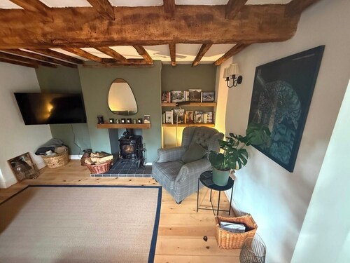 2BR Countryside Pebble Cottage Retreat