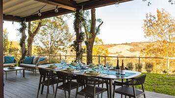 Outdoor dining
