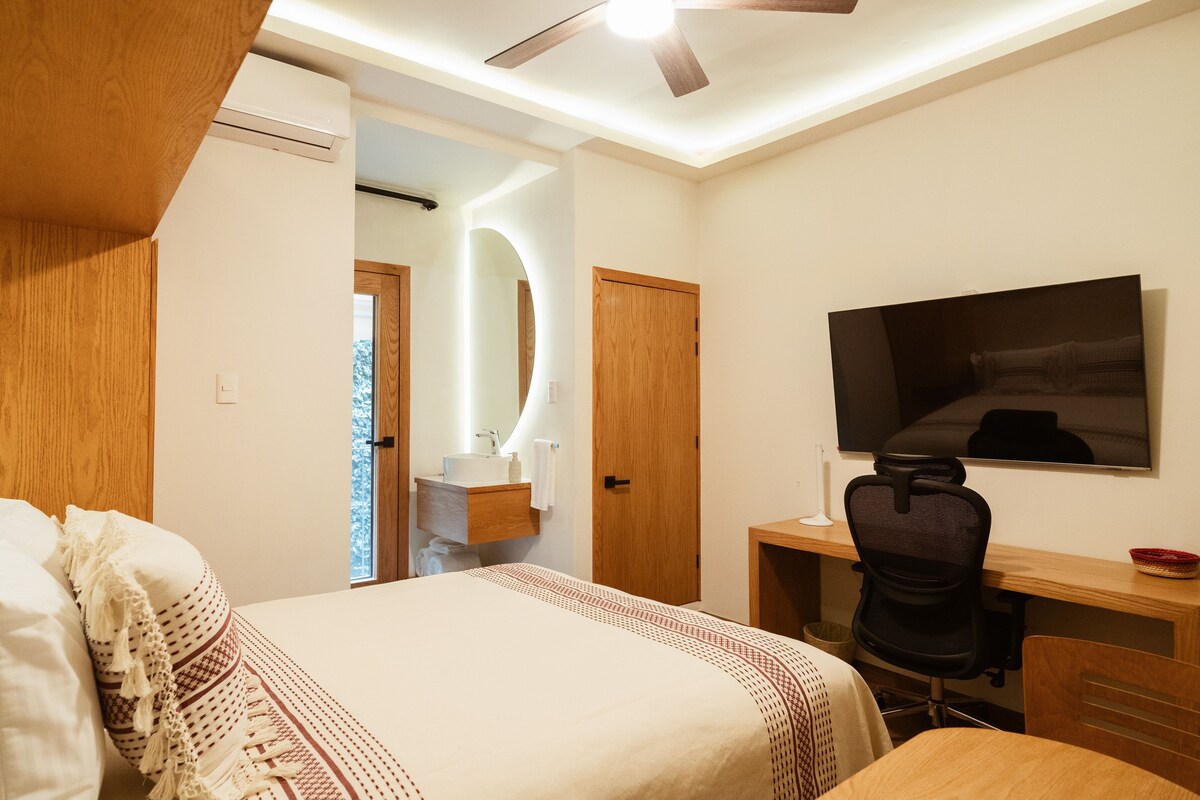 In-room safe, blackout curtains, soundproofing