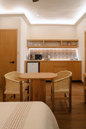 Deluxe Studio, City View | Dining - Don Manuel - Luxury Apartments & Studios (Oaxaca de Juárez)