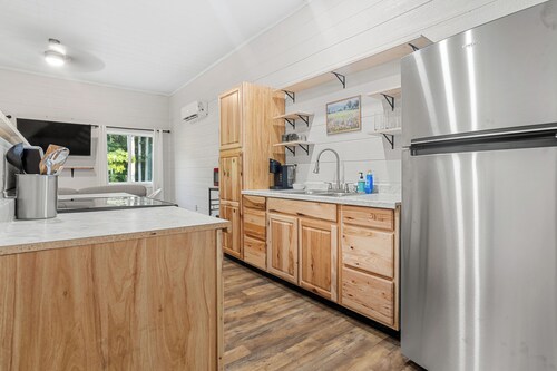 Guest Home in Damascus l White Oak Lane
