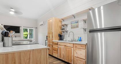 Guest Home in Damascus l White Oak Lane