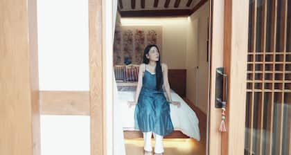 종로 프라이빗 한옥스테이 그랑 | 전용 자쿠지,무료 주차,전통 민화 체험 창경궁 종묘 광장시장 익선동 종로3가역 평지 도보 택시 대문앞 정차