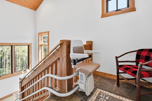 Rare 2 bedroom in The Colony!