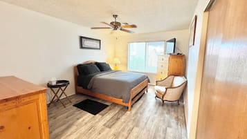 Iron/ironing board, internet, bed sheets