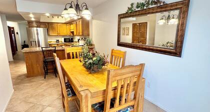 3BR Yuma Condo Pool & Pets Welcome Free