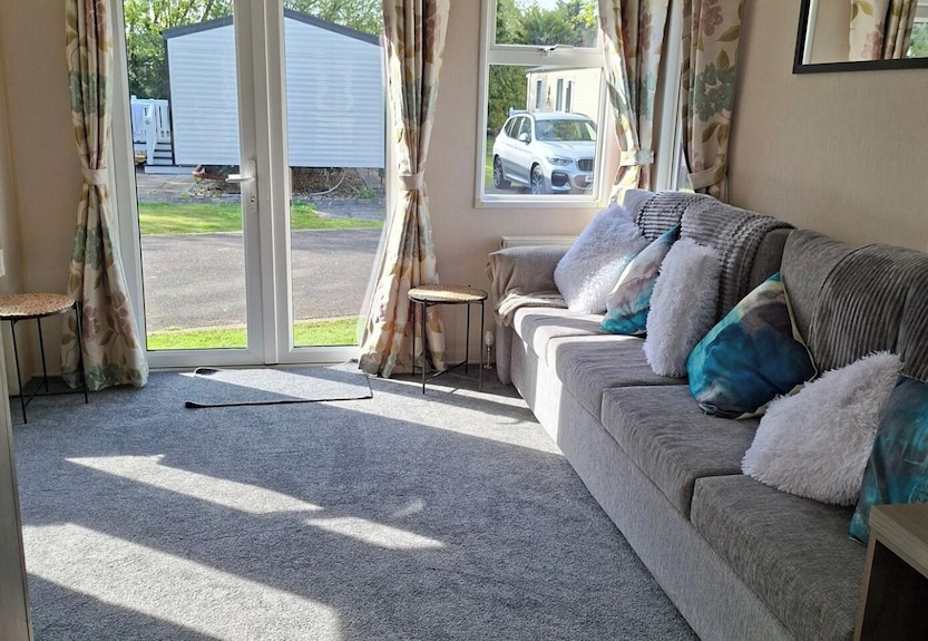 Homely Caravan In Skegness - Sleeps 6 - Skegness