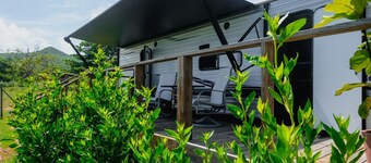 Eco friendly, cozy beach camper with AC @Atelier Anamú in Yabucoa,