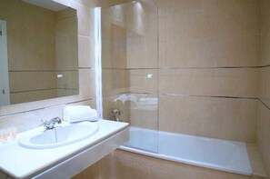 Bathroom - Leo Canela (Ayamonte)