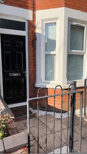 Unclassified image, 3 of 11, button - The Landmark Comfy 2BR 2bath Home Sleeps 5 in Rugby (Rugby)
