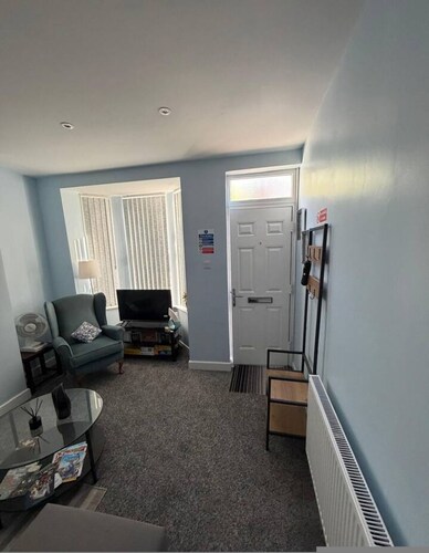 The Landmark Comfy 2BR 2bath Home Sleeps 5 in Rugby