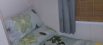 피콕 로지, 독특하고 평온한 집, 제2의 집