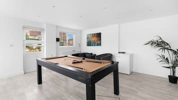 Family House | Games room