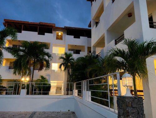 ANYA 3 Modern Retreat Apt 
