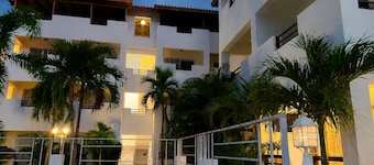 ANYA 3 Modern Retreat Apt
