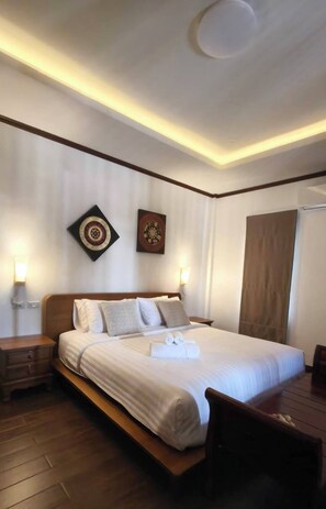 Deluxe Room, Garden View | In-room safe, laptop workspace, blackout drapes, WiFi (free) - Ladda Garden Home  (Muang)