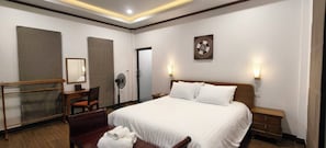Deluxe Room, Garden View | In-room safe, laptop workspace, blackout drapes, WiFi (free) - Ladda Garden Home  (Muang)