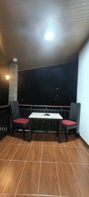 Deluxe Room, Garden View | Terrace/patio
