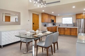 Dining - Escape to a beautiful two-bedroom oceanfront resort in Cabo. (San José del Cabo)