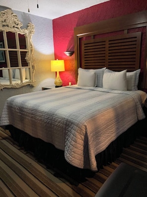 Basic Room | Desk, laptop workspace, WiFi (free) - Hotel Costa Dorada (Playas de Rosarito)