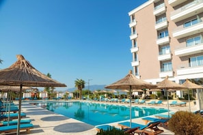 Outdoor pool - Kraal Hotel Vlore (Vlorë)
