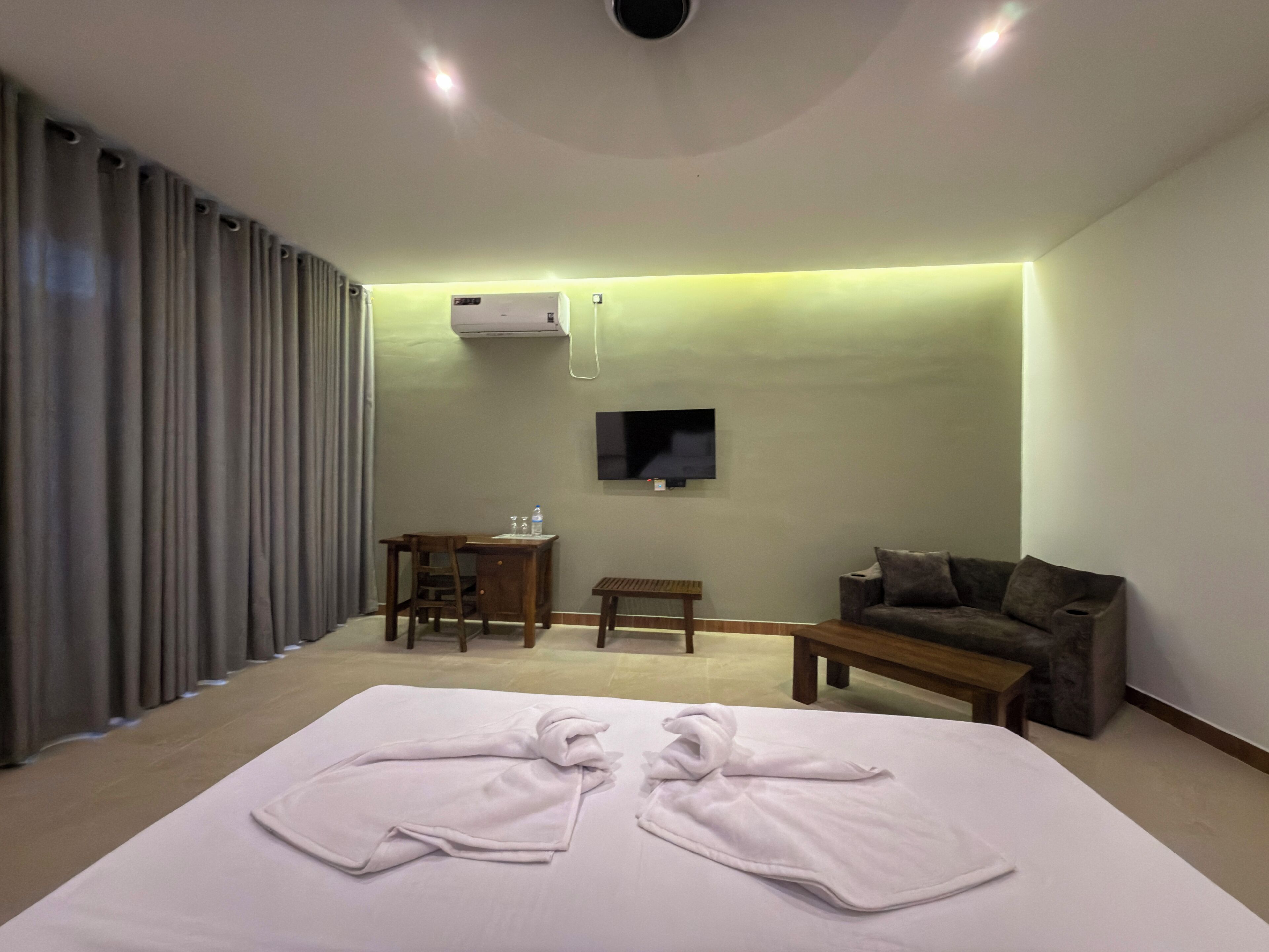 Camera Superior con letto matrimoniale o 2 letti singoli, balcone, vista cortile | Una scrivania, postazione laptop, Wi-Fi gratuito