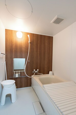 Cottage, Patio, Mountain View | Bathroom - Shakotan bleu cachette (Shakotan-cho, Shakotan-gun)