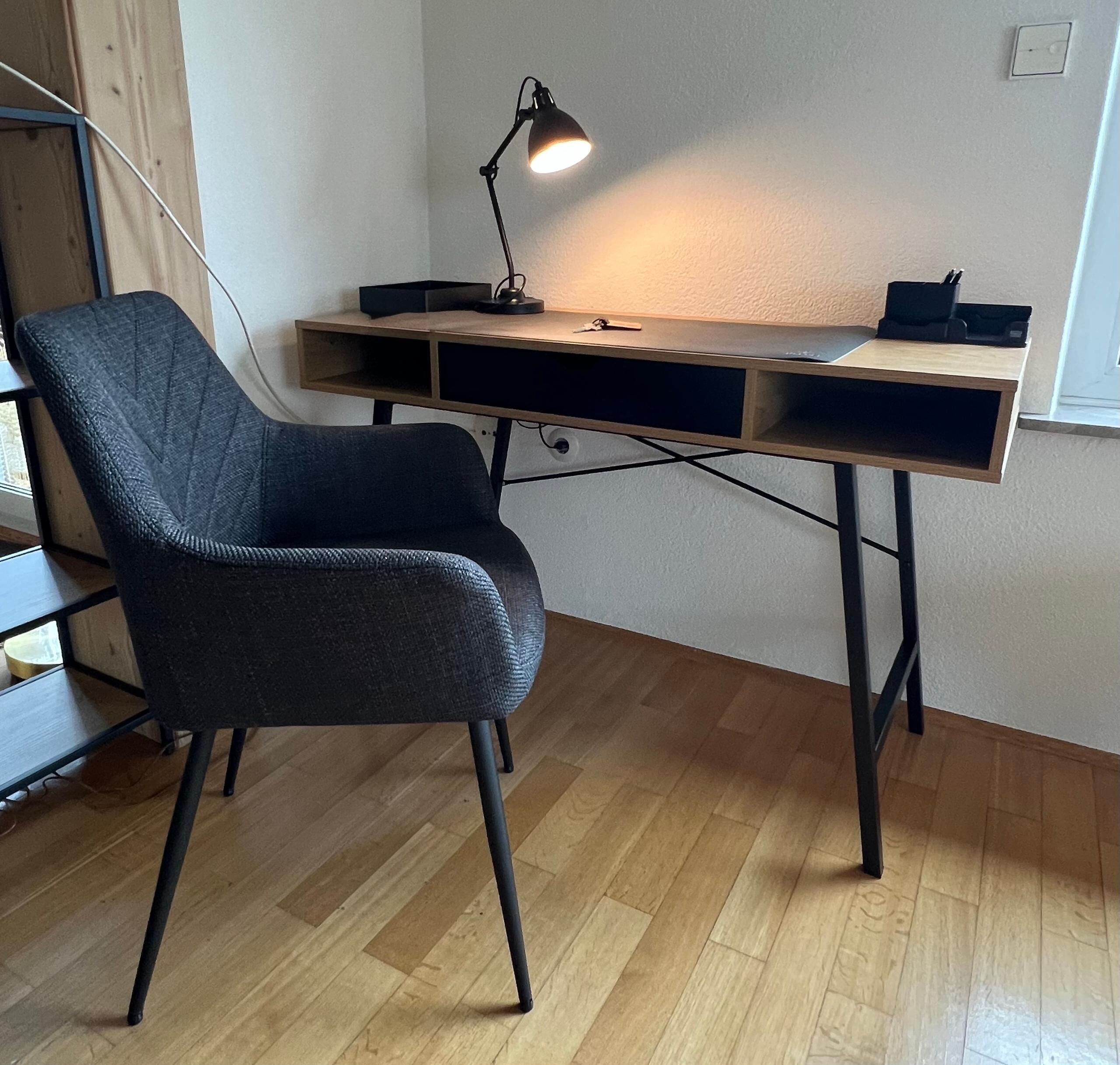 Ferienwohnung Büttner-Eck-Schreibtisch