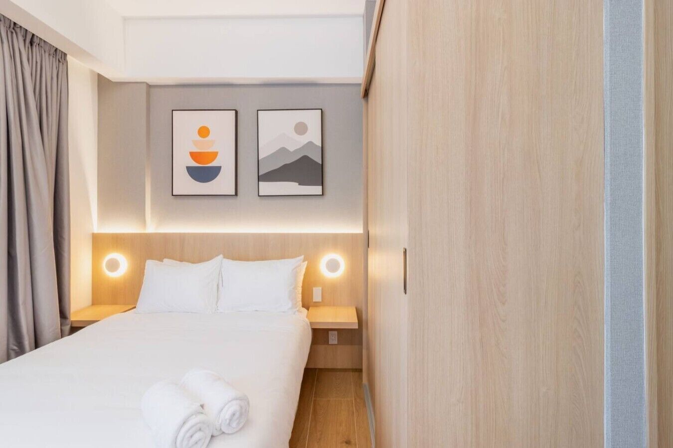 Iron/ironing board, WiFi, bed sheets