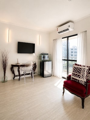 Smart TV - Itaim Bibi • Faria Lima Premium Apartment (São Paulo)