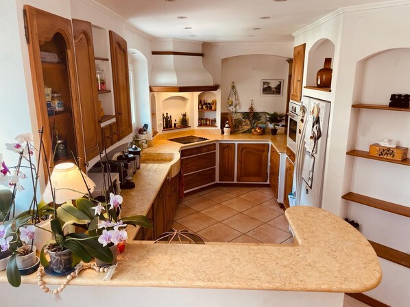 Private kitchen - Vrbo Property (Le Tignet)