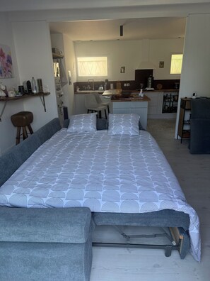 1 dormitorio, tabla de planchar con plancha, wifi gratis y ropa de cama