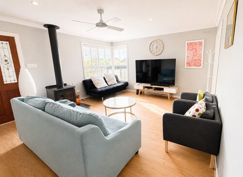 Modern, cozy and comfortable home in a prime Frankston location.
