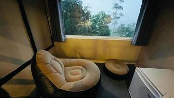 Deluxe Suite, Balcony, Mountain View | Interior