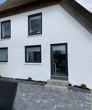 Exterior - Old Tenne under Reet in a single position (Taarstedt)