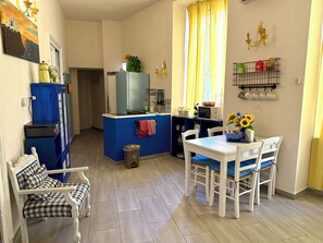 Living area - L'altra porta (Napoli)