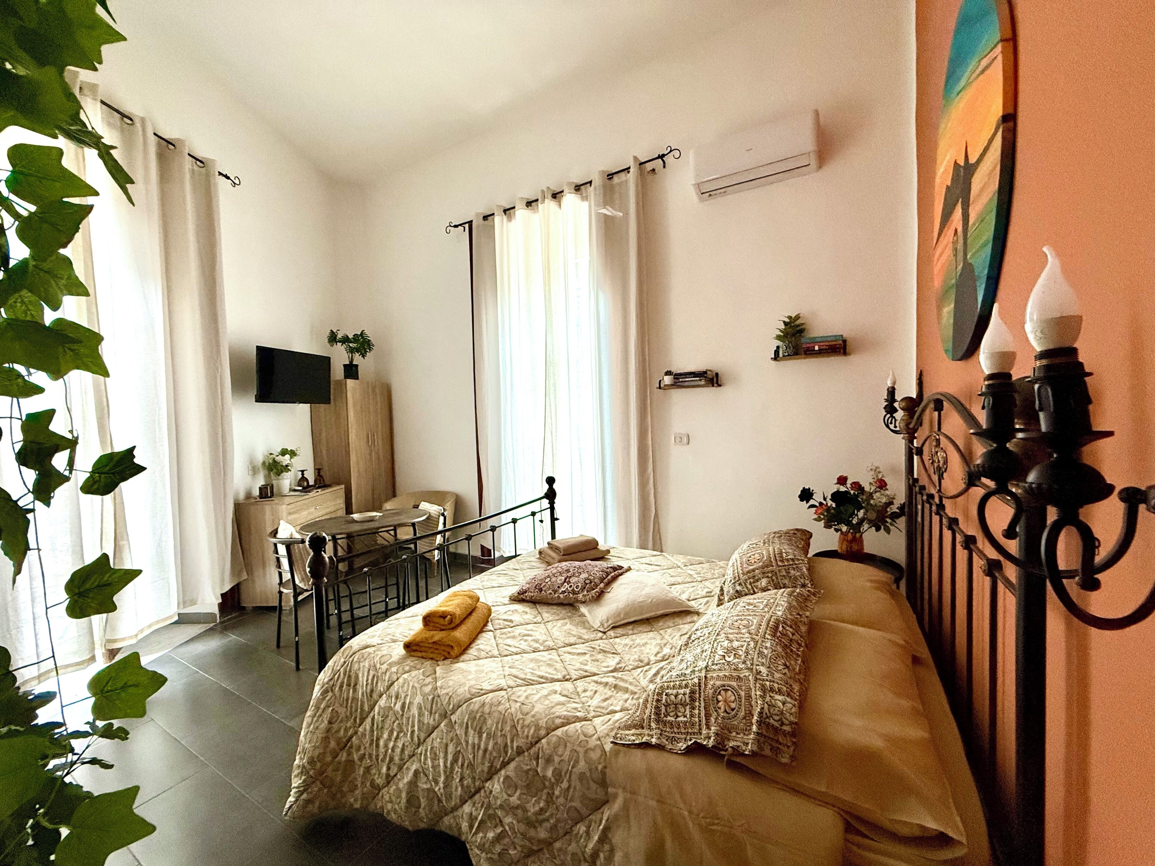Comfort Double Room, Balcony | Laptop workspace, iron/ironing board, WiFi (free)