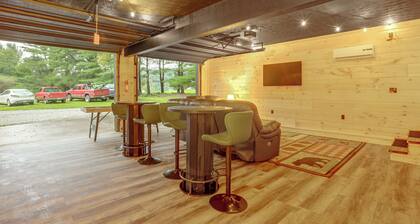 Pond View & Hot Tub! 'The Perch' in Hocking Hills