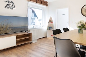 Dining - Captain's Quarters 2 (Dahme)