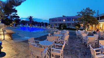 Seasonal outdoor pool