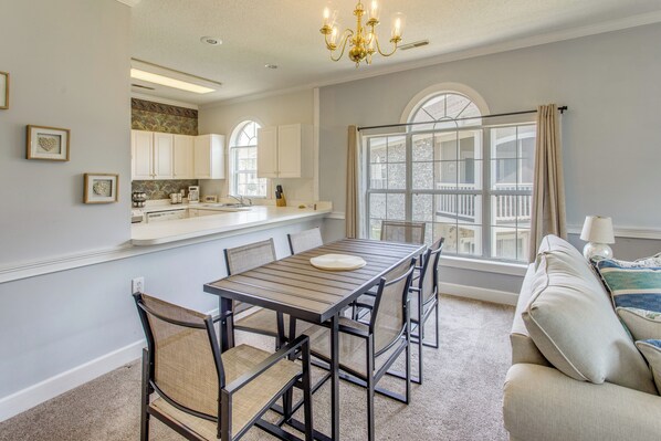 Interior - 6 Pools, Golf Course! Myrtle Beach Family Condo (Myrtle Beach)