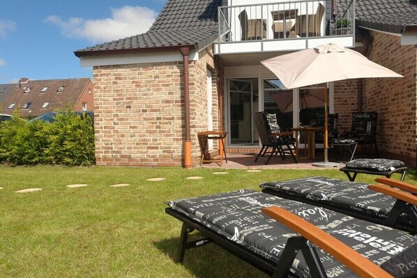 Outdoor dining - Lütje Möv Comfortable holiday residence (Norddeich)