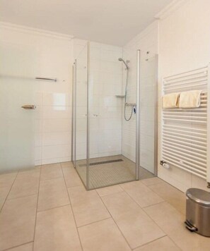 Bathroom - Holiday apartment Brandenburg Beach (Westerland)