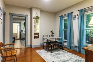 Dining - Walk to University & Hospital! Inviting Dayton Gem (Dayton)