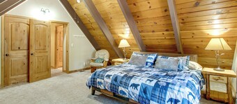 Minutes to Slopes & Shore! Cozy Cabin w/ Hot Tub