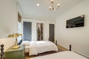 Room - Walkable Rose District Retreat! 15 Mi to Tulsa (Broken Arrow)