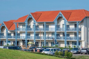 Exterior - Oceanside Stay with Pool (Biscarrosse)