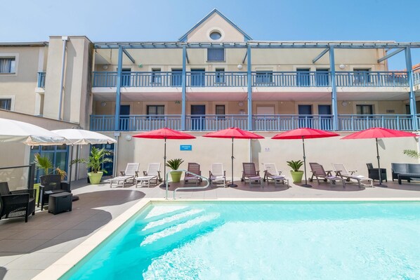 Pool - Oceanside Stay with Pool (Biscarrosse)
